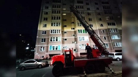Во Владимире ночью из горящей 10-этажки эвакуировали 62 человека