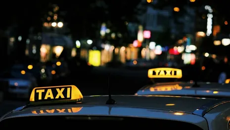 Во Владимирской области пассажиры напали на таксиста из-за трансляции с сайта знакомств 