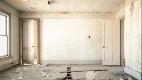 Глава СКР взял на контроль ситуацию с разрушающимися домами в селе под Суздалем