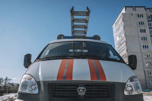 В Коврове спасатели вскрыли дверь в квартиру с трупом внутри