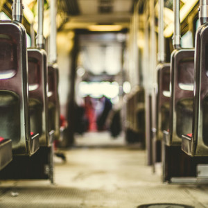 Во Владимире автобус маршрута №18 въехал в столб у ДКМ 