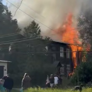 В Киржаче загорелся расселенный барак