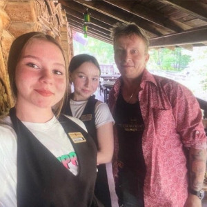 Иван Охлобыстин попробовал во Владимире уху и утиную ножку