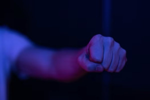 Троих хулиганов из Александрова оштрафовали на 1,5 млн рублей за избиение человека
