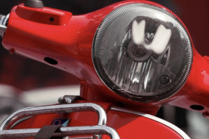 Во Владимире иномарка сбила 22-летнего парня на мопеде