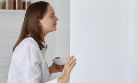 Задолжавшая по алиментам 500 тыс. рублей многодетная мать пряталась в морозилке