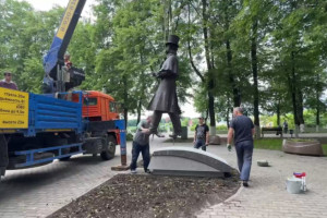 Во Владимире установили памятник Пушкину