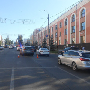 Во Владимире на Октябрьском проспекте в ДТП пострадал 18-летний парень на мопеде