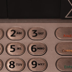 Аферист из Красноярска обманул владимирских пенсионеров на 300 тысяч 