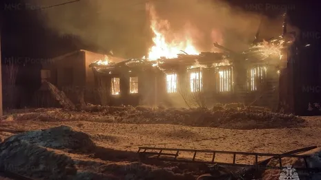 В Гороховецком районе мощный пожар охватил частный дом