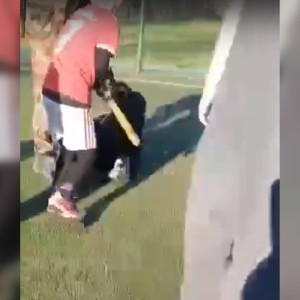 Во владимирском поселке сын с отцом избили подростка