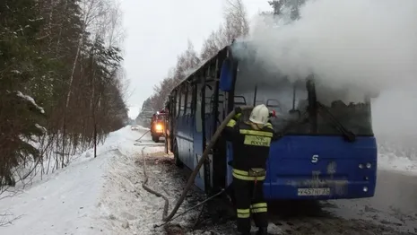 Спасатели рассказали подробности о загоревшемся во Владимирской области автобусе