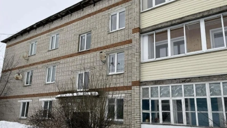 В Лакинске рухнула крыша жилого дома на улице Карла Маркса