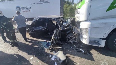 Спасатели вызволили пострадавших из искореженной после ДТП под Владимиром машины