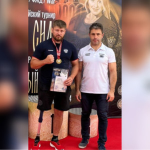 Спортсмены из Серпухова выжали 125 и 230 кг на соревнованиях в Суздале