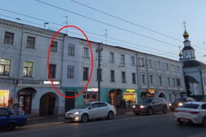 Во Владимире памятник культурного наследия «отремонтировали» баннером
