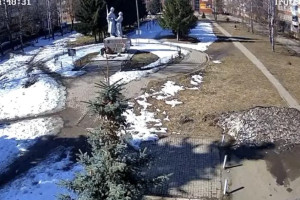 В Карабаново пьяная женщина выбросила мусор в Вечный огонь