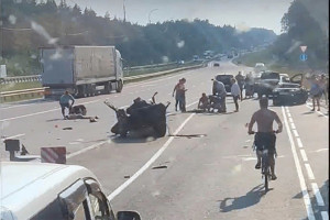 Появилось видео ДТП с погибшей, при котором «разорвало» ВАЗ на М-7 во Владимирской области