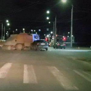 Во Владимире легковушка влетела под грузовик: есть пострадавшие