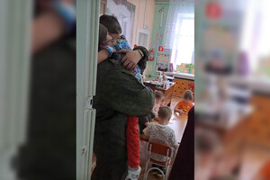Трогательную встречу владимирского бойца СВО с сыном в детсаду сняли на видео