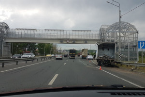 Во Владимире из-за аварии на Огуречной горе пробка растянулась до «Глобуса»