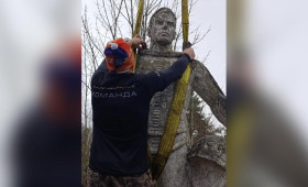 Под Владимиром случайно нашли памятник космонавту Комарову