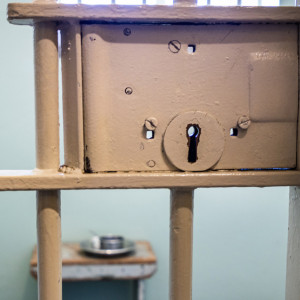 Во Владимире троих полицейских осудили за слив данных об умерших в ритуальное бюро