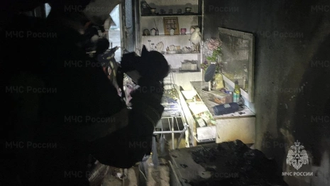 В Лакинске на пожаре эвакуировали 10 детей и 25 взрослых
