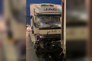 Две фуры столкнулись на М-7 во Владимирской области: водителя зажало в кабине