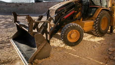 В Суздальском районе грузовик въехал в бульдозер