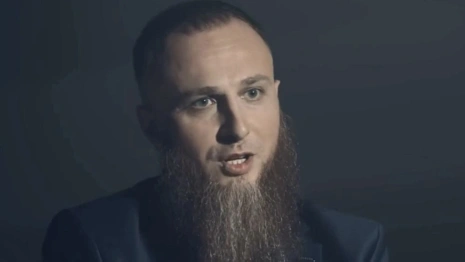 Подозреваемый в домогательствах владимирский многоженец попросил прекратить уголовное дело