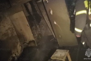 Во Владимирской области из горящего дома эвакуировали 20 взрослых и 15 детей