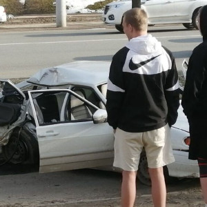 Юный лихач за рулем ВАЗа вылетел на тротуар во Владимире: появилось видео