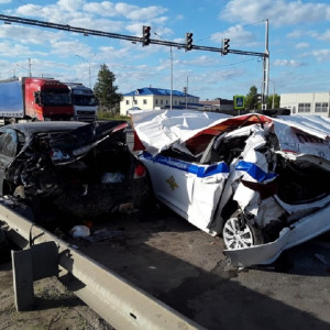 Во Владимирской области в аварии с фурой пострадали два сотрудника ДПС