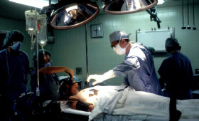 Подросток попал в больницу с поражением желудка после употребления газировки