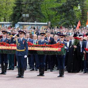 Парад, множество цветов и светлая память. Как во Владимирской области отметили День Победы