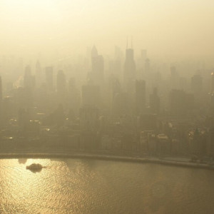 Запах гари и смог снова добрался до Москвы из Рязанской и Владимирской областей