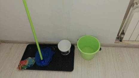 «Не спим 2 ночи и собираем воду». Жизнь владимирцев превратилась в ад из-за текущей крыши