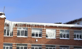 МЧС предупредило владимирцев о сходе льда и снега с крыш