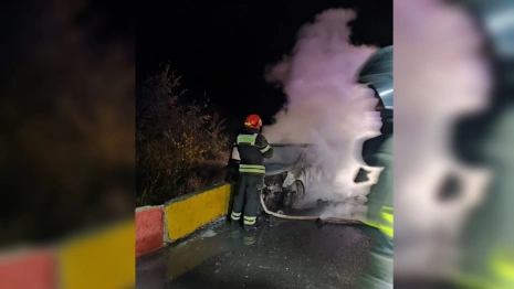 Под Суздалем легковушка въехала в бетонные блоки