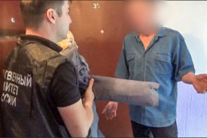 Во Владимирской области мужчина пырнул ножом знакомого на лестничной площадке