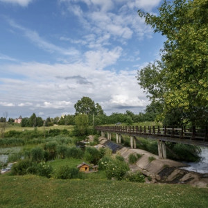В Суздале пешеходный мост через Каменку закрыли на ремонт