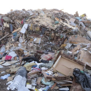 В Гусь-Хрустальном мужчину завалило отходами и спрессовало ковшом