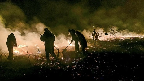 В Камешковском районе сухая трава загорелась сразу в 2-х местах