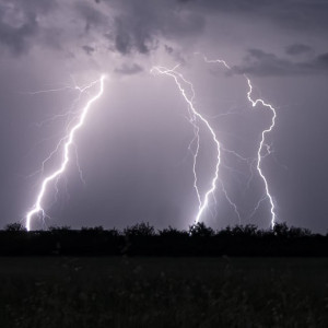 Жителей Владимирской области предупредили о сильной грозе
