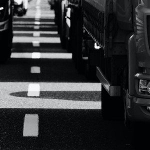 Во Владимирской области приставы арестовали грузовики, автобусы и краны у завода-должника