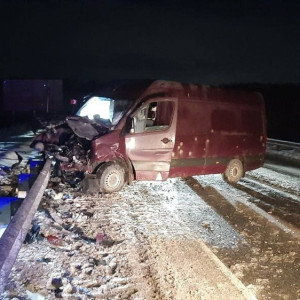На южном обходе Владимира столкнулись легковушка и микроавтобус