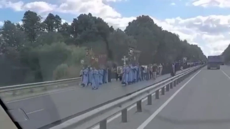 Пробка у Боголюбово из-за крестного хода растянулась на 4 км