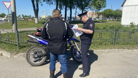 Во Владимире полицейские поймали троих нарушителей на мототехнике