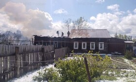 В Гусь-Хрустальном пожар охватил деревянный барак